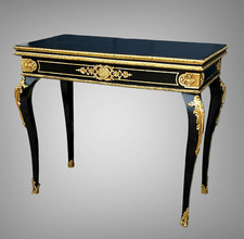 TABLE A JEUX / CONSOLE / ÉPOQUE NAPOLÉON III EN BOIS NOIRCI ORNÉE DE BRONZE DORÉ
