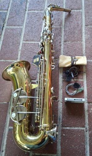 Conn alto saxophone - alto, gold