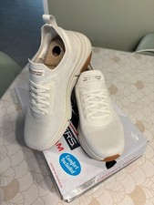  Skechers  BOBS blanche . MEMORY FOAM  . Machine Washable