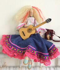 Poupée Tilda Romance poupée de musicien hippie avec guitare Singing star doll