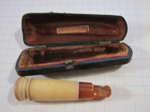 Ancien fume cigarette ecume - cigarette, de