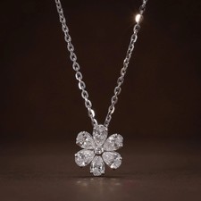 Pendentif fleur cubique zircon