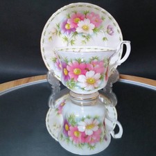 Tasse à thé Royal Albert Flower of the Month occasion bon état
