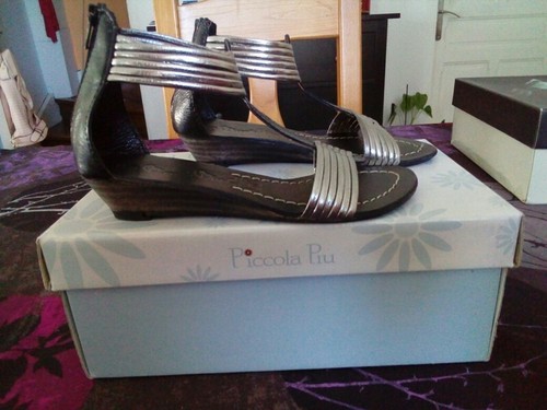 Sandales fille neuves cuir - neuves,