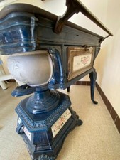 Grande cuisinière en fonte emaillée du 19ème siècle, en bel état et joli décor 