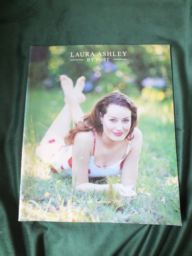 Vintage laura ashley - laura,