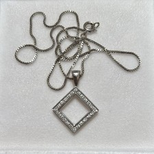 Collier en or blanc massif 18 carat 6,4 g - pendentif vrais Diamants T Francais