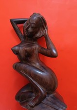 Sculpture femme nue. Fait à la main de Bali.