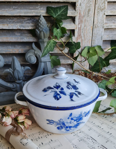 Ancienne soupiere emaillee - ancienne,