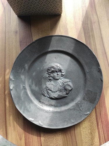 Assiette étain de - en,