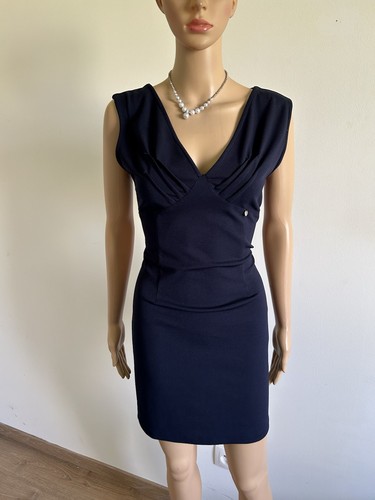 Robe bleue marine sans - , manches