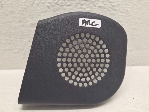 Cache haut parleur porte