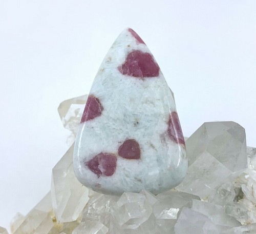 Cabochon quartz tourmaline - cabochon,