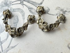 Charmante paire de Poignée de meuble en bronze doré - décor de rose - Fleurs