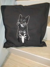 housse de coussin, neuve et relookée thème chats, recto verso, Noire.