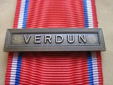 Agrafe  VERDUN  en bronze  Médaille de Verdun