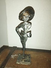SCULPTURE BRONZE SIGNÉ YVES LOHÉ Femme au chapeau , élégante h:31,8cm