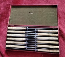 RARE ETUI DE 12 COUTEAU DE