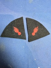 MILITARIA PATTES COL GRENADE