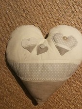 Coussin coeur tissu beige pois