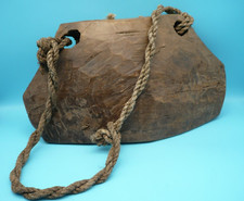 Ancienne cloche en Bois /