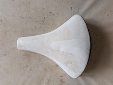 Selle vélo ville a ressort  ancien vintage blanche marque - ISCASELLE -