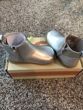 Livie and Luca Wink Booties 6T