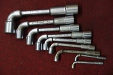 Clé à pipe débouchée