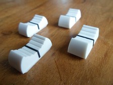 X 4 faders potentiomètre bouton table de mixage BLANC X 4 NEUF/ FIXATION 4 mm