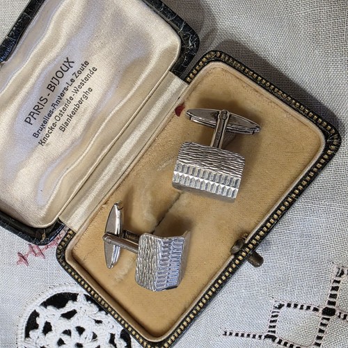 Superbe paire boutons de - de,