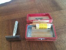 ANCIEN RASOIR A MAIN, SANS MARQUE,  DANS SA BOITE