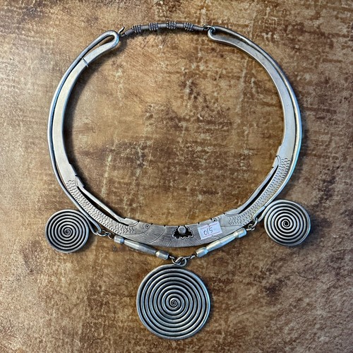 Collier ethnique minorité