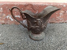 Carafe pichet pot à lait ancien en cuivre moulé