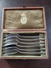 6 PETITES CUILLERES EN METAL