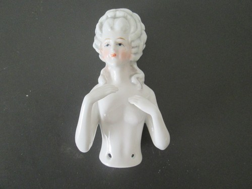 Demi figurine poupee - figurine, a
