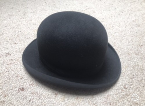 Chapeau melon - -,