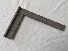 Ancienne Equerre à chapeau en