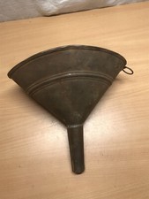 ancien entonnoir de garage en