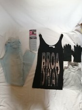 LOT  34  pantalon en jean's