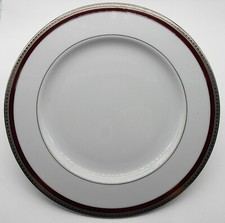 GRANDE ASSIETTE EN PORCELAINE DE LIMOGES PHILIPPE DESHOULIERES MODÈLE VERSAILLES