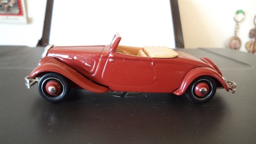 Miniature citroen traction - miniature,