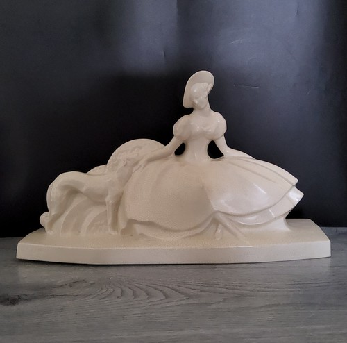Sculpture statue femme - femme, au