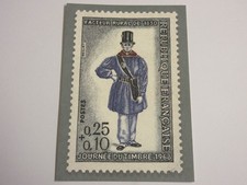 CP CARTE POSTALE TIMBREE INTERNATIONALE FACTEUR RURAL 1830 PLAQUE FACTEUR 1975