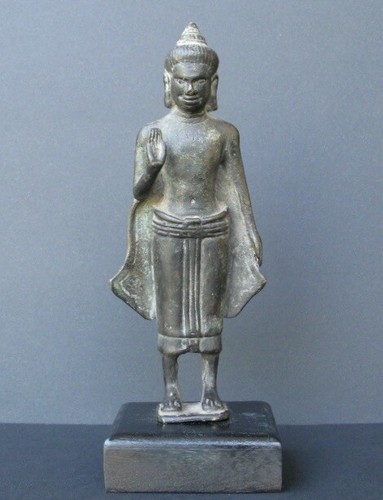 Ancien bouddha khmer - ancien, en