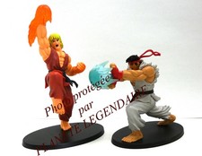 Lot 2 Figurines Collection