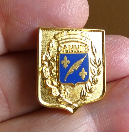 Ancien broche blason - , drapeau