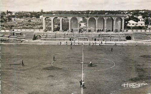 Stade bboué avec - —,