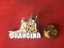 pins ORANGINA signe PUB GARCIN boisson pétillante orange pulpe FRANCE