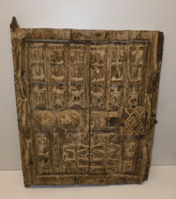 *BELLE PETITE PORTE DE GRENIER