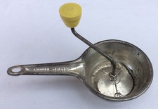 MOULIN A LEGUME  - MOULI BABY - MOULINNETTE - ANCIEN - VINTAGE